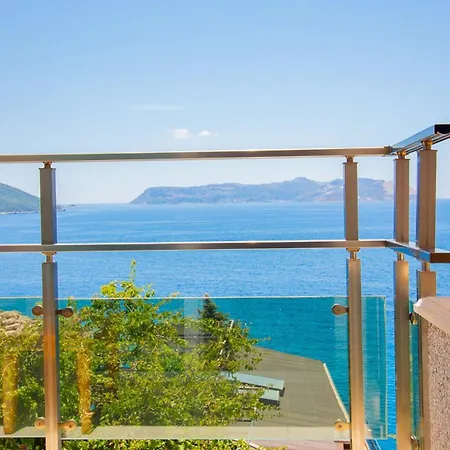 Maki Kaş