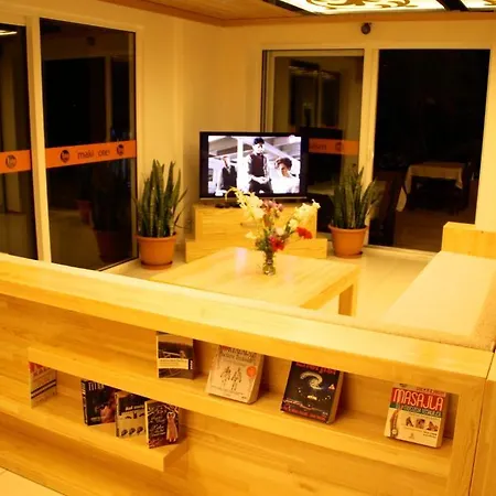 Maki فندق كاس